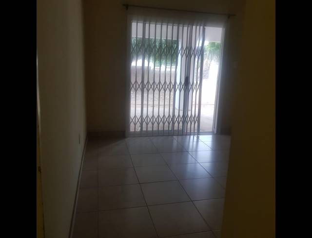 2 BEDROOM FLAT RENTED IN SHASTRI PARK